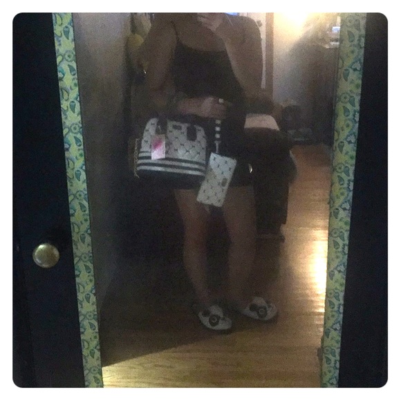 🎉LAST-1👜 BetseyJohnson w/ matching wallet👜💞 - Picture 8 of 8